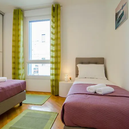 Sinisa Apartment Split