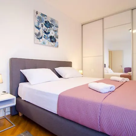 Sinisa Apartment Split