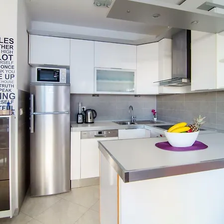 Sinisa Apartment Split