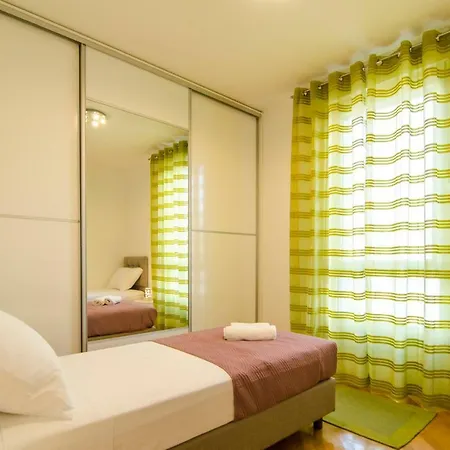 Sinisa Apartment Split